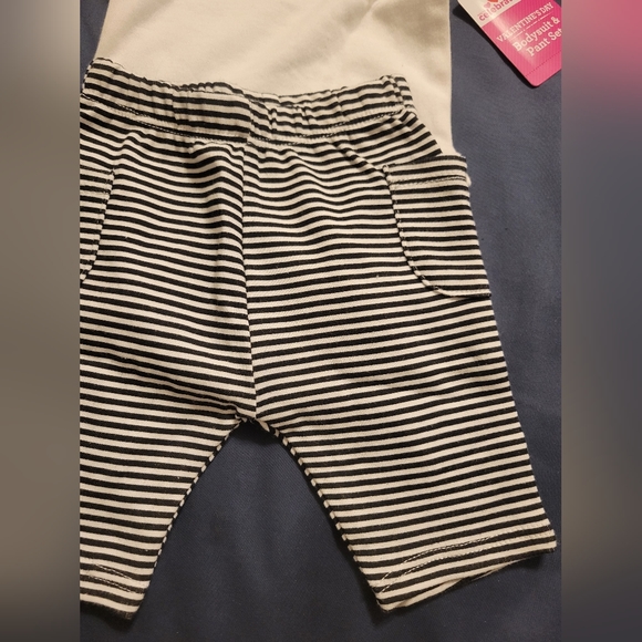 Way To Celebrate Love Bites 2 Piece Bodysuit And Pants Toddler Size Newborn - Picture 4 of 5